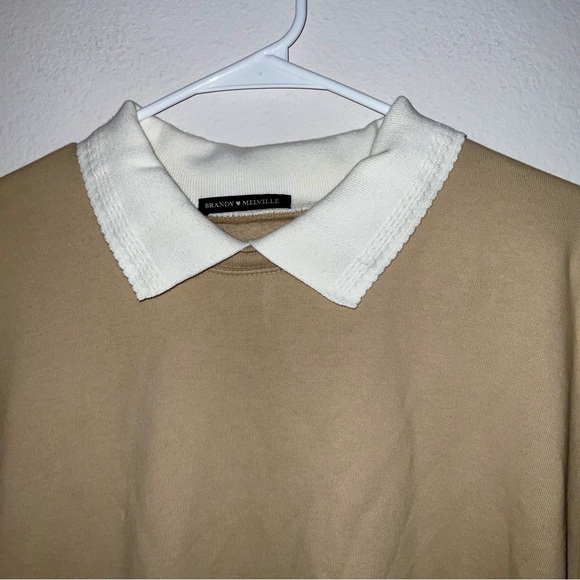 Brandy Melville John Galt Collared Crewneck - one size - Picture 3 of 5